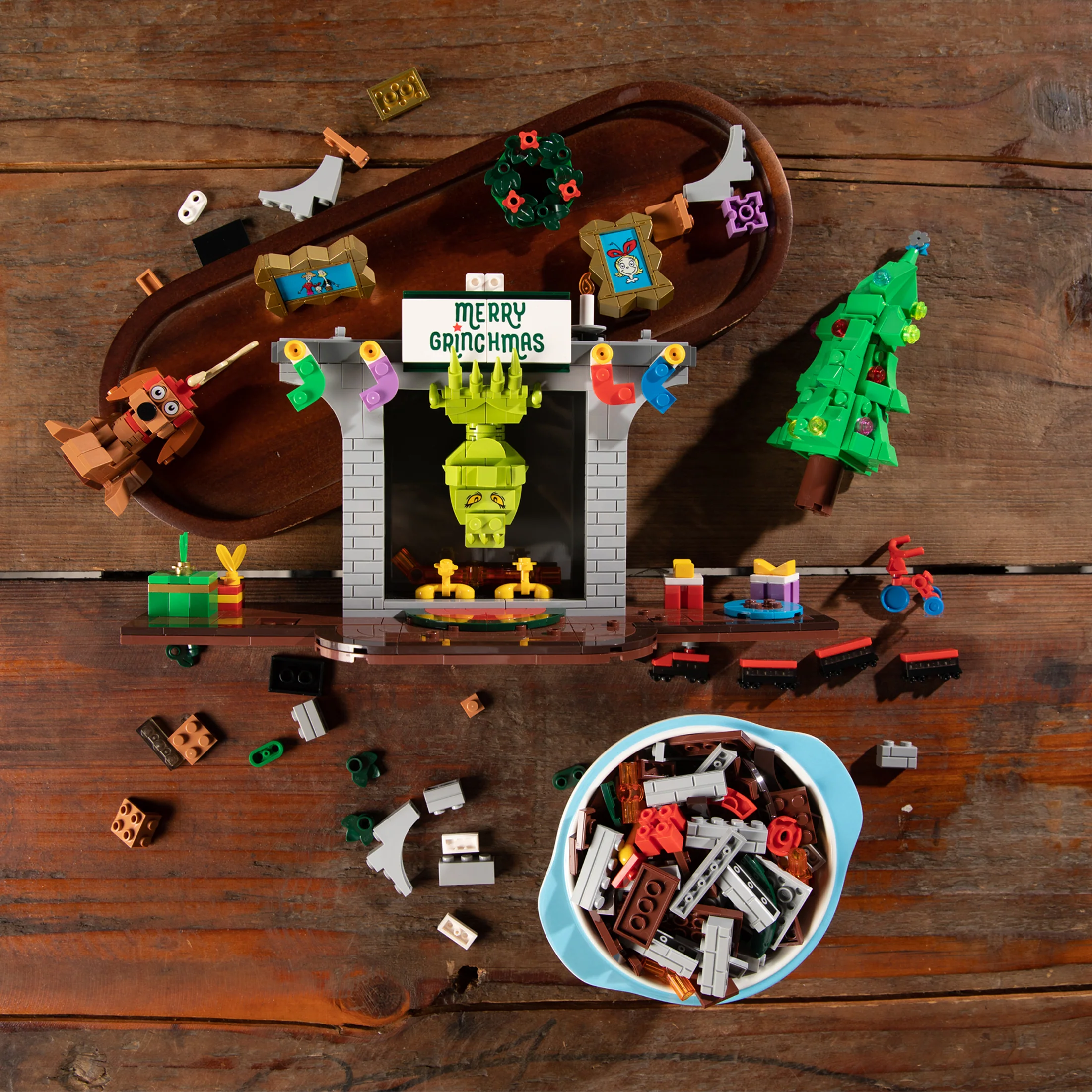 Grinch in Fireplace - Image 11